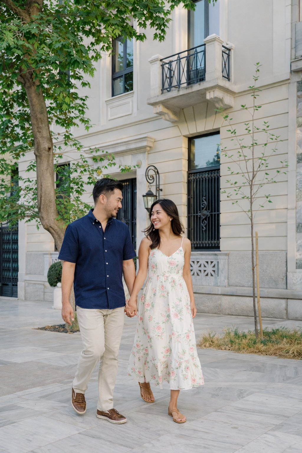 Athens Photoshoot - Akropolis & Historic Plaka with a local Photographer