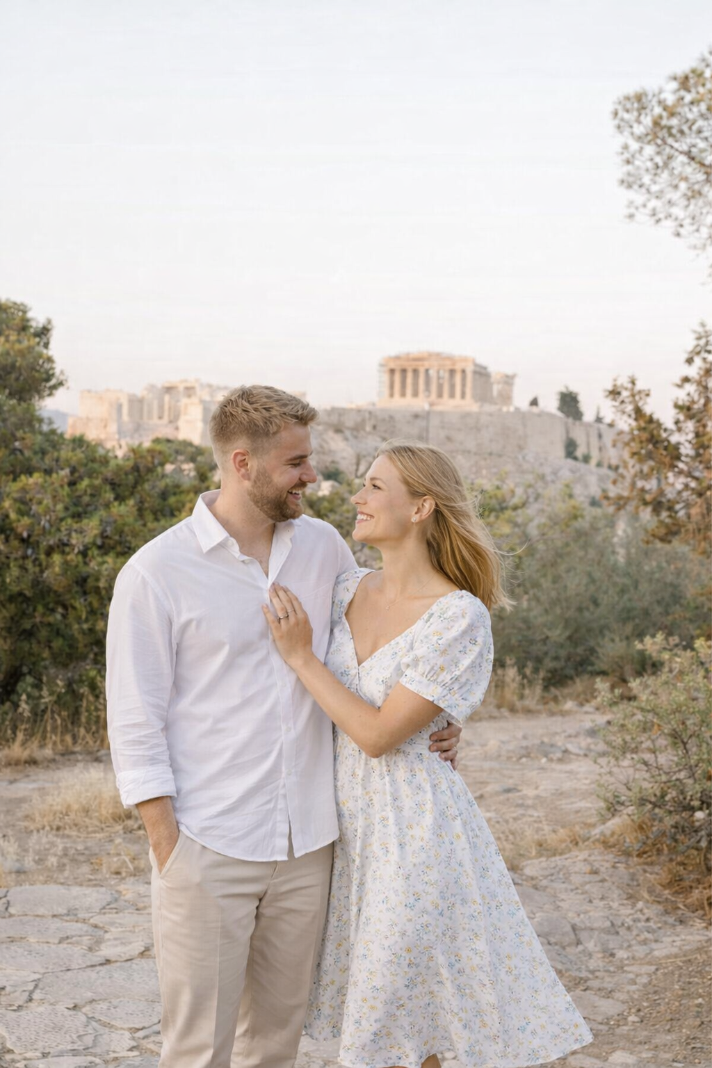 Athens Photoshoot - Akropolis & Historic Plaka with a local Photographer