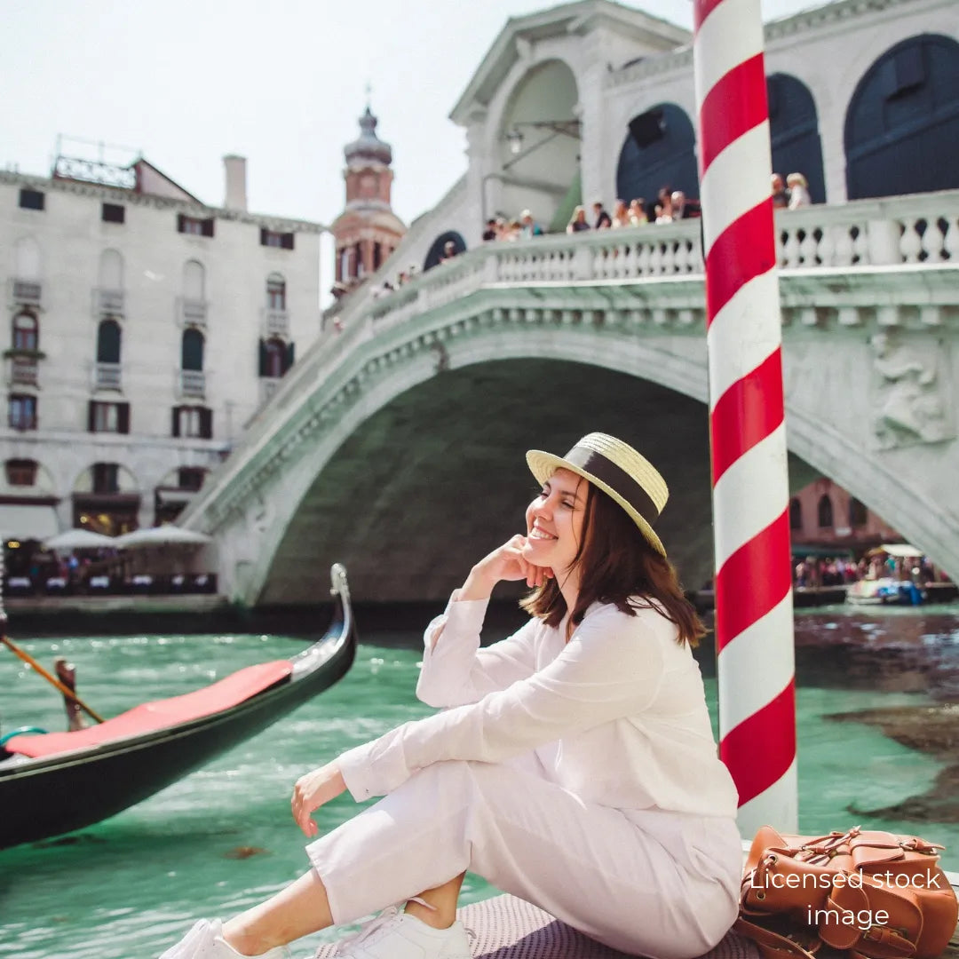 Venice Photoshoot in Historic Center and Bridges Picturo Shop