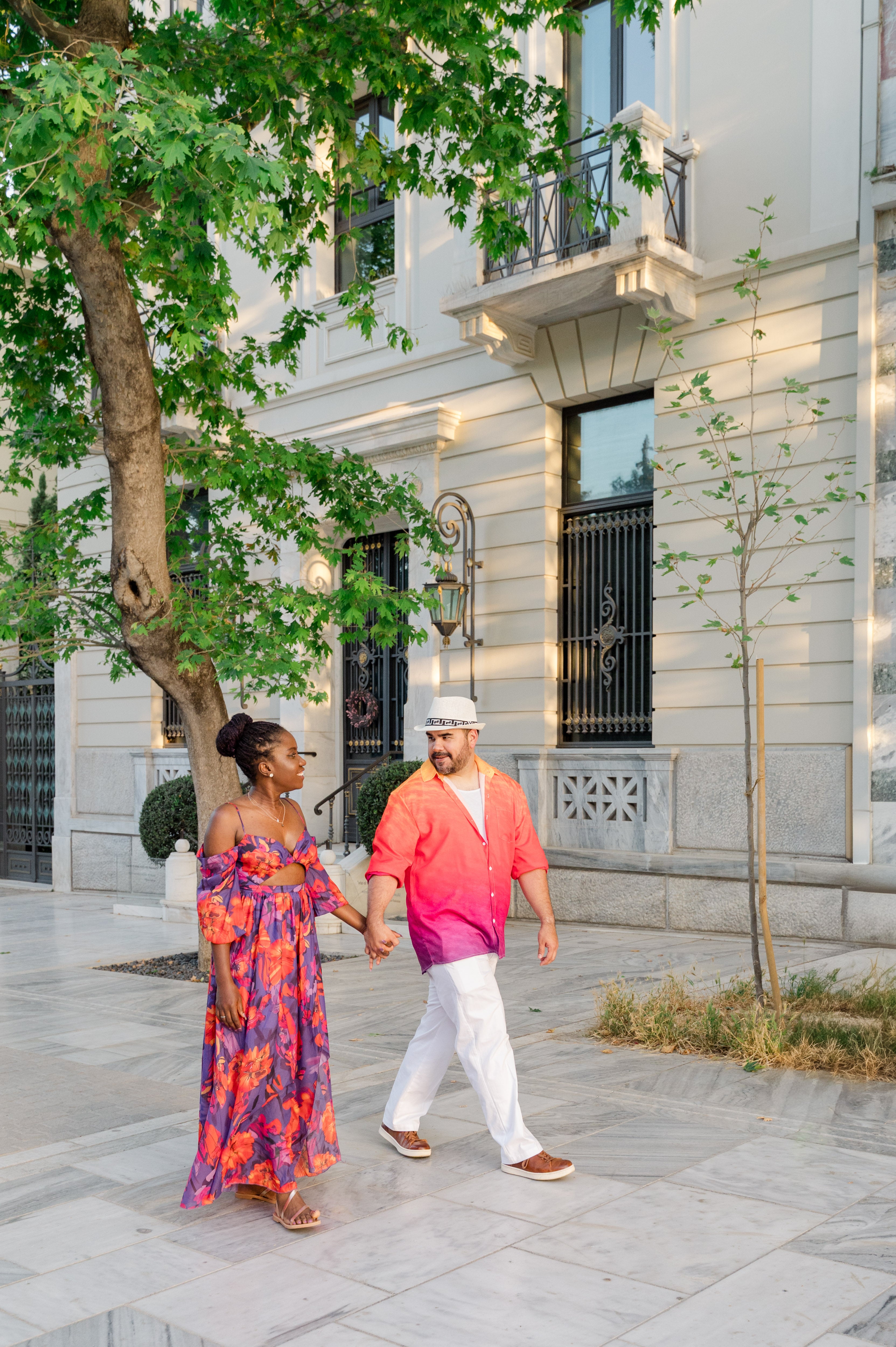Athens Photowalk - Akropolis & Historic Plaka Photoshoot